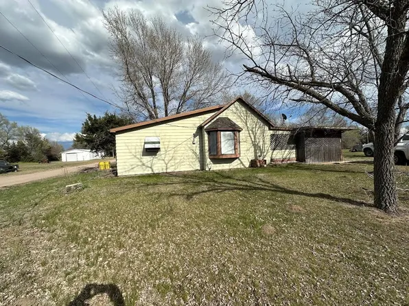 418 Seward Ave, Saint John, KS 67576