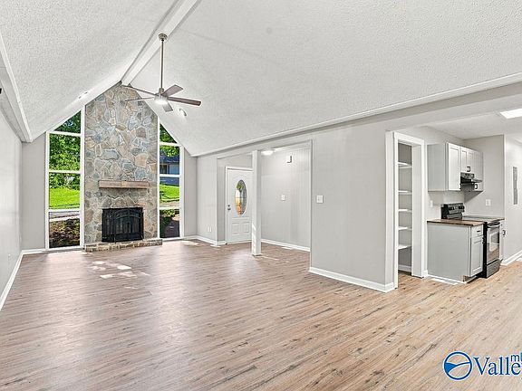 5th image of 1019 Branscomb Cir SE