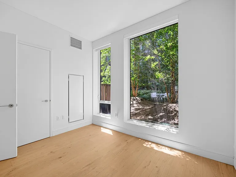 312 W 43rd St #2B — Photo 12