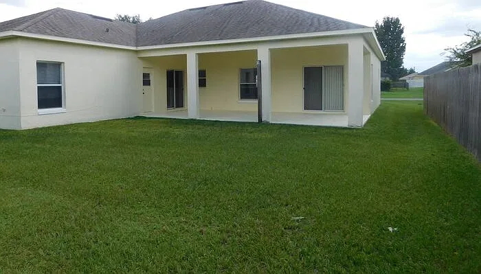 3 bed, 2.0 bath, 1879 sqft, $1,700 — Photo 4
