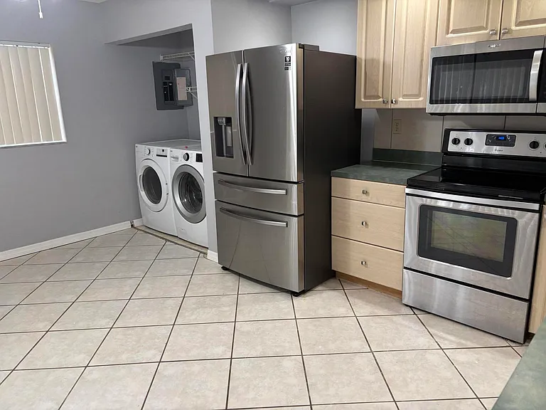 352 Prestwick Cir #1 — Photo 3