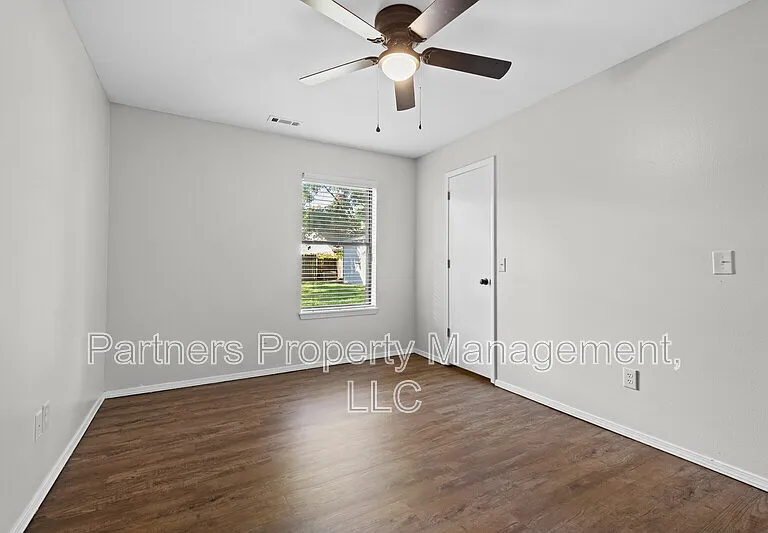 3520 W Olive St — Photo 21