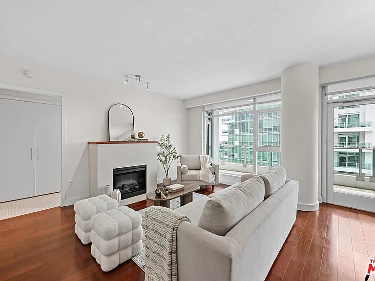 3141 Michelson Dr #1506 — Photo 2