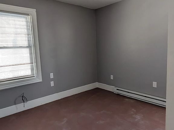3rd image of 6 Brandon Rd APT 2