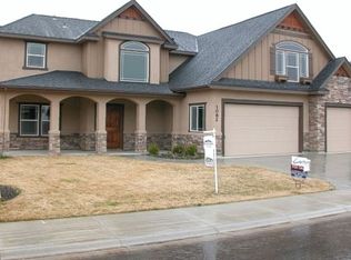 1082 Azan St, Meridian, ID 83646