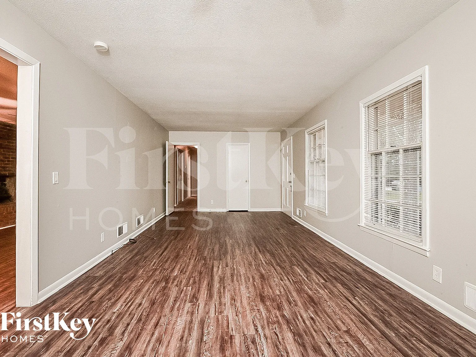 3 bed, 2.0 bath, 1353 sqft, $1,620 — Photo 3