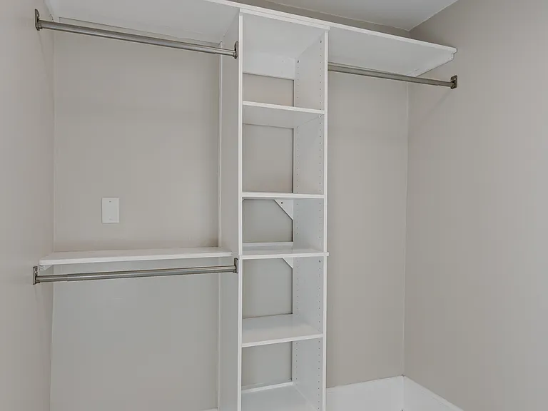 2450 Woodbine Ave #1 — Photo 11