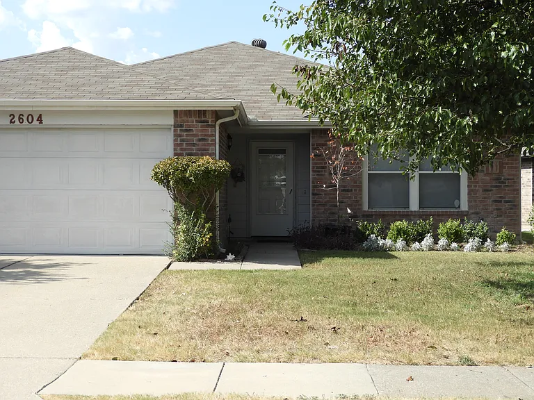 2604 Lookout Dr — Photo 5