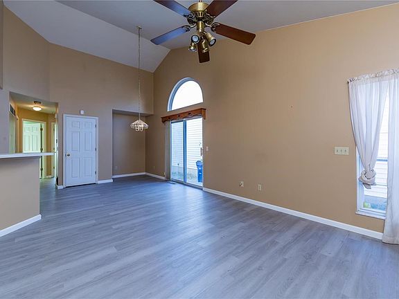 3rd image of 843 Liberty Village Dr