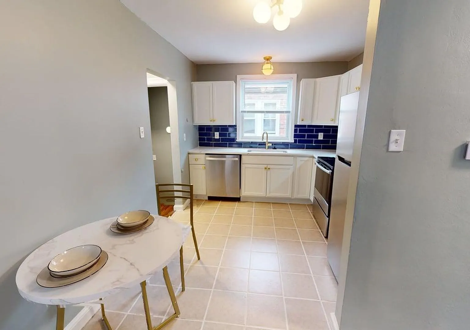 Furnished 3 Bed 1 Bath with Fenced Backyard — Photo 4