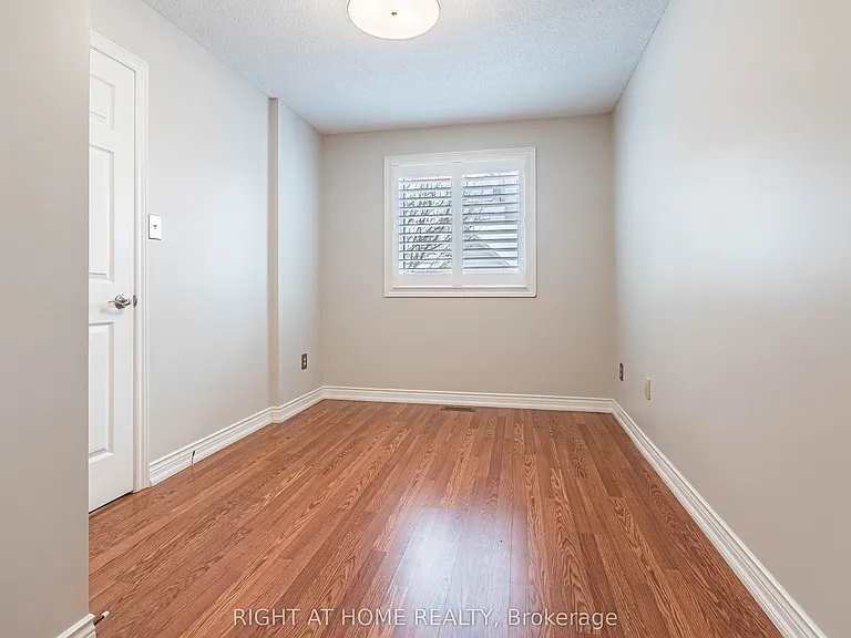 165 Main St E #7 — Photo 9