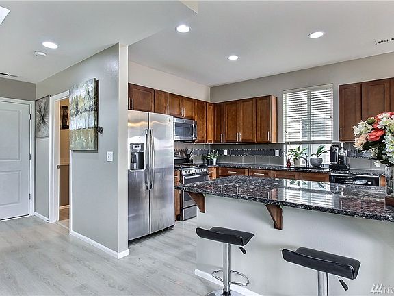 5th image of 19533 21st Avenue Ct E