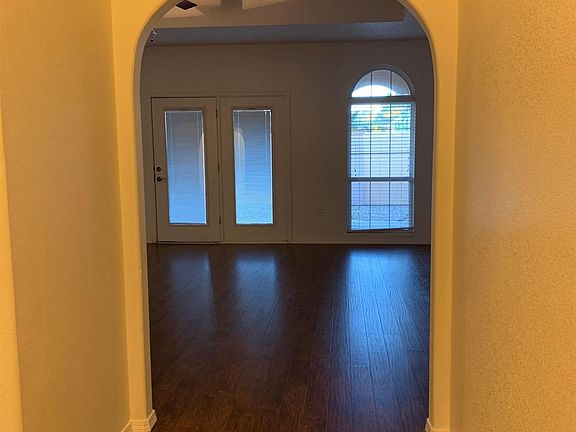 4th image of 2200 Bobwhite Ct