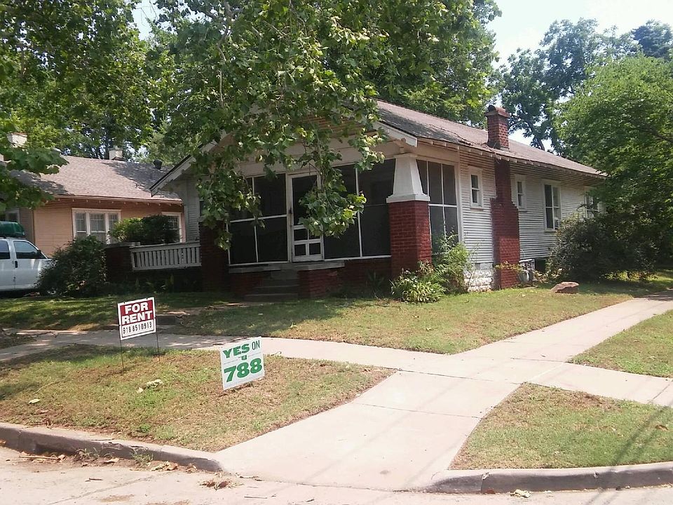 Front of house looking towards the east 