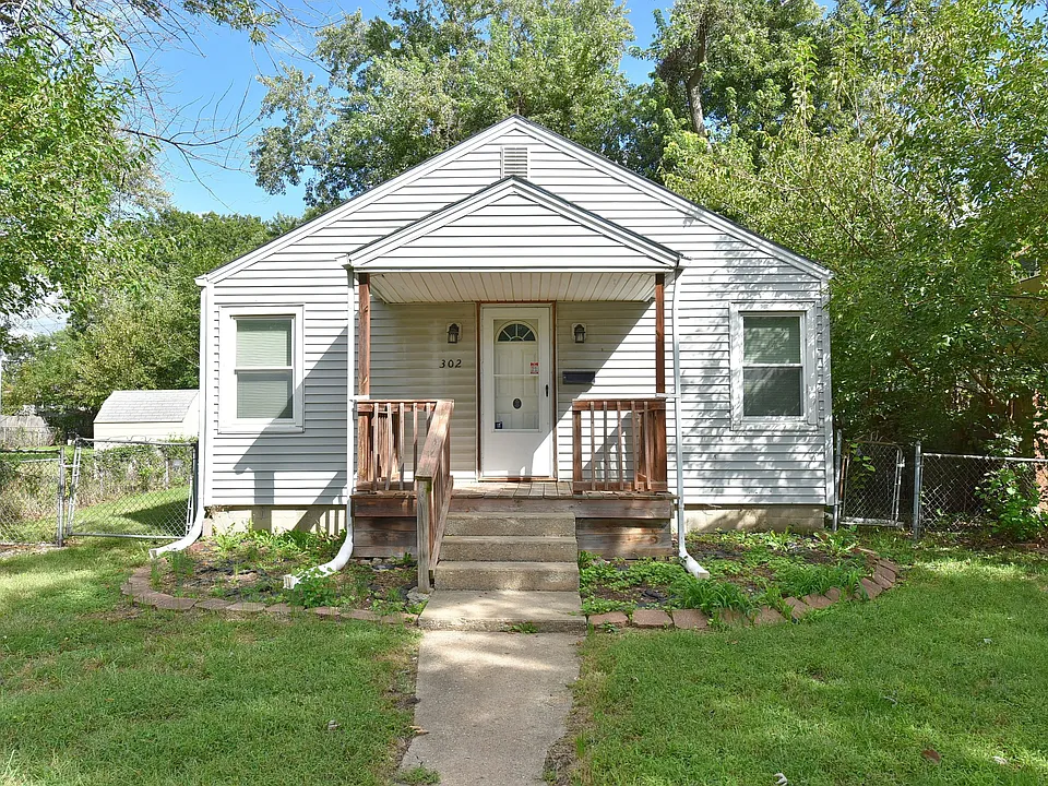302 N Buchanan St