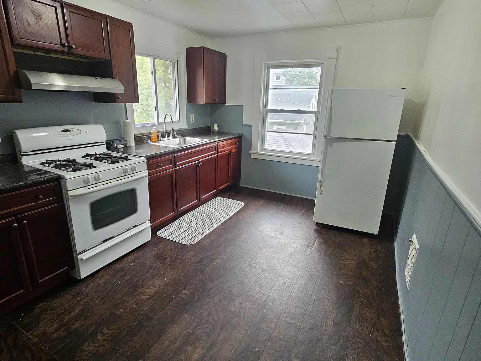 2 bed, 900 sqft, $1,375 — Photo 3