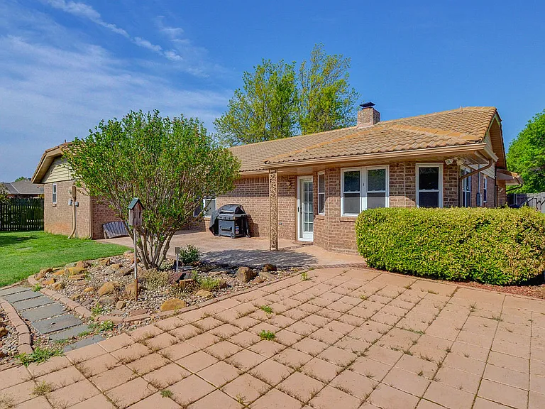 9800 Craford Ct — Photo 43