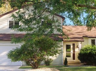 1402 E Lincoln St, Mount Horeb, WI 53572