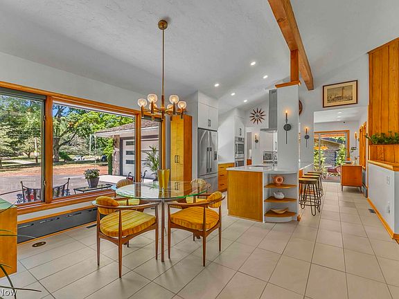 4th image of 29523 Wolf Rd