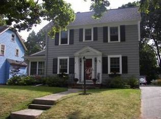 93 Monroe Pkwy, Rochester, NY 14618