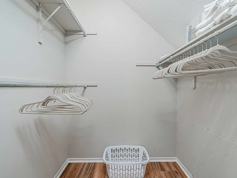 1135 Hulon Ln — Photo 20