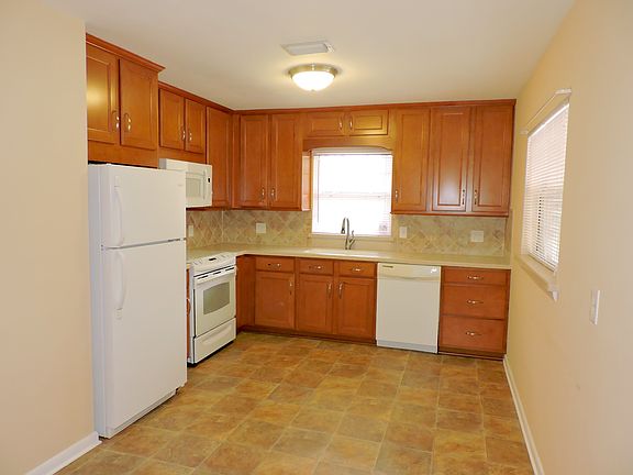 5th image of 7238 Hanson Dr