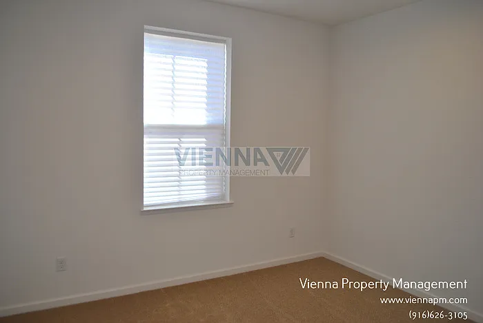 101 Chesapeake Ct — Photo 8
