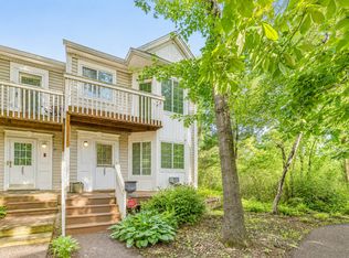 267 W Treehouse Ln, Round Lake, IL 60073