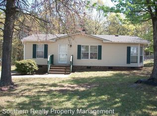 75 E Tryon Ct, Spring Lake, NC 28390