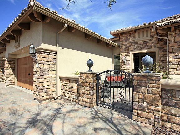 2nd image of 4029 N Highview Cir