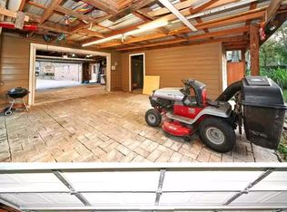 560 Landfall Ln, Conroe, TX 77302