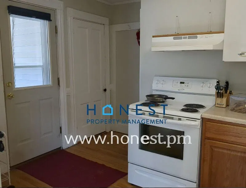 1 bed, 1.0 bath — Photo 3