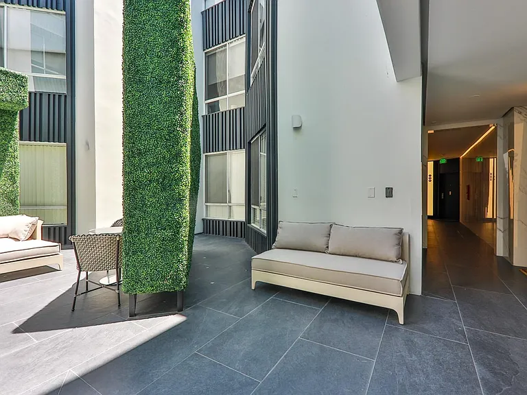UrbanLux Hollywood Premium — Photo 9