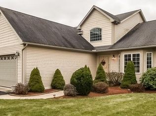 8 Giovanni Dr, Waterford, CT 06385