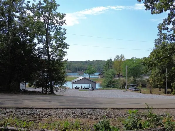 2116 Marina Loop Dr, Perryville, MO 63775