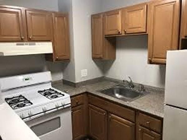 2nd image of 332 Copeland St APT 6