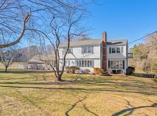 98 Hargraves Dr, Portsmouth, RI 02871