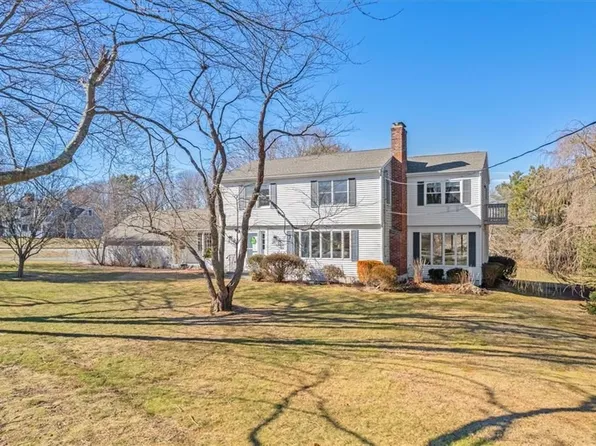 98 Hargraves Dr, Portsmouth, RI 02871