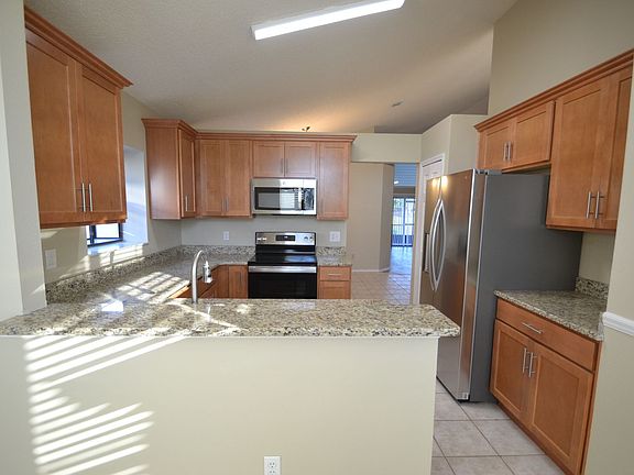 5th image of 234 Lakebreeze Cir