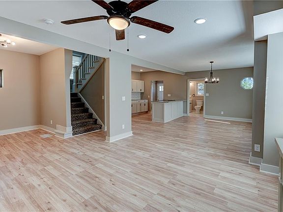 5th image of 3309 S Benton Ave