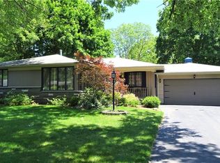 24 Summit Hill Dr, Rochester, NY 14612