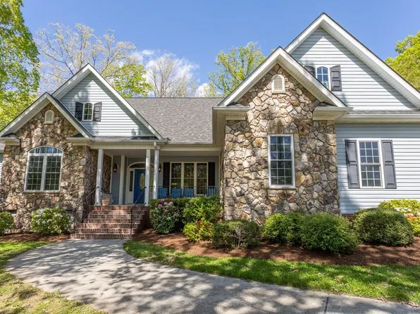 1211 Waddell Ln, South Boston, VA 24592