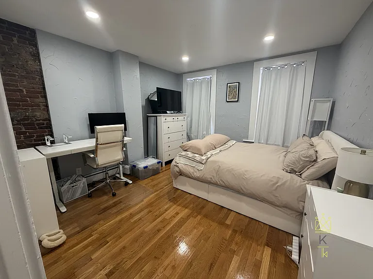 39 Irving St #1 — Photo 4
