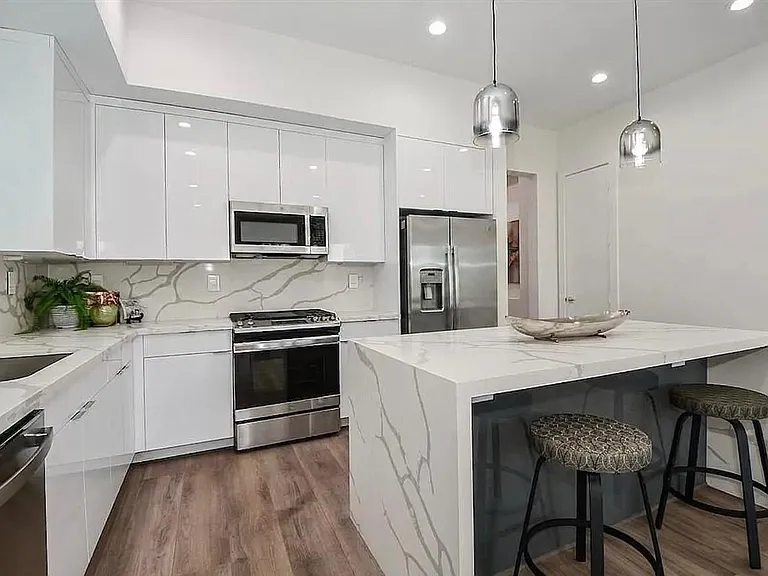 3609 Dennis St — Photo 9