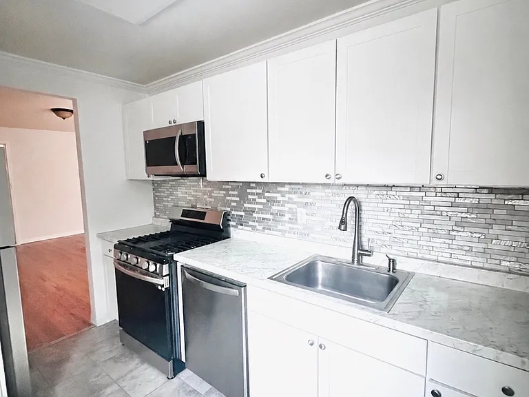 210 Atlantic Ave #C1G — Photo 4