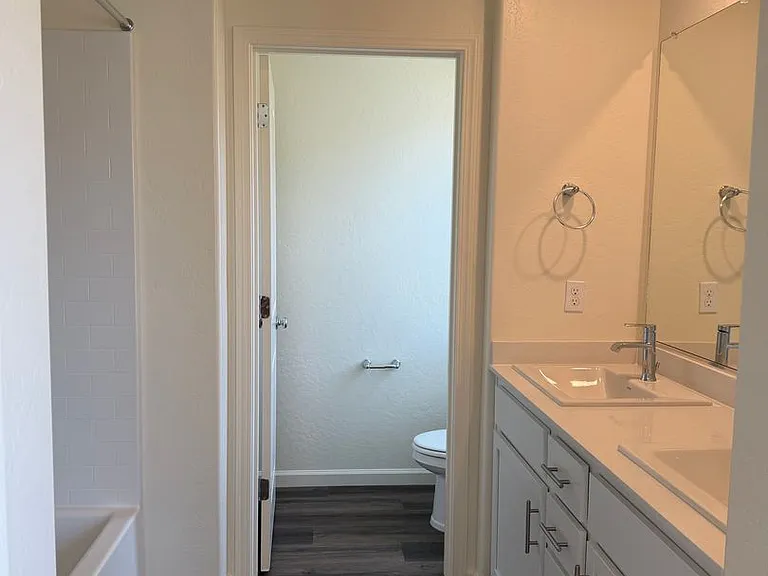 1919 Oak Falls Ct — Photo 14