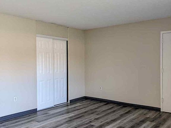 5th image of 310 Fuller Ave APT 6