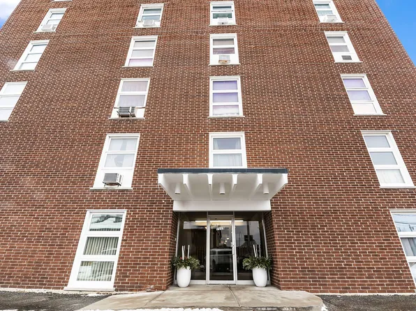 7229 W Higgins Ave Unit 502, Chicago, IL 60656