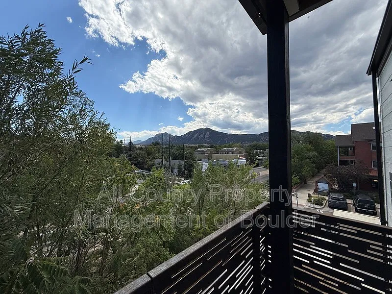 1 bed, 1.0 bath, 475 sqft, $2,100 — Photo 2