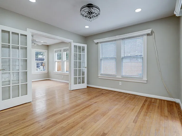 827 Le Green St — Photo 6
